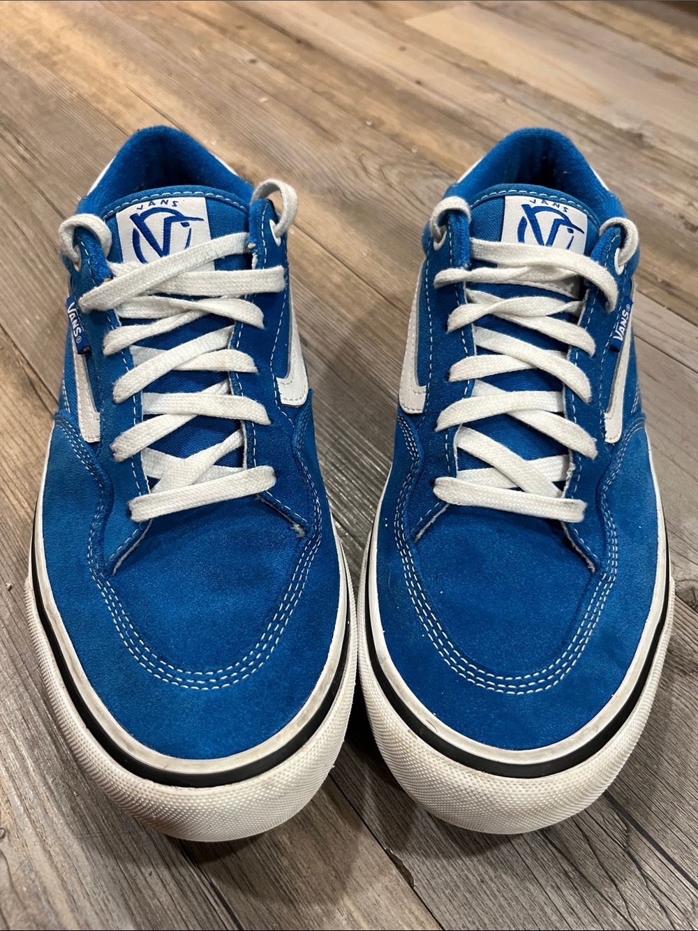 Vans Men’s Royal Blue Suede Low-Top Sneakers with White Stripe